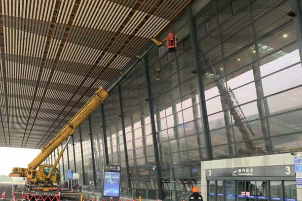 襄阳玻璃幕墙维护和保养